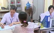 Phải tự mua thuốc ARV, người nhiễm “H” chưa có BHYT lo lắng