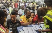 Ủy ban bầu cử Nigeria điều tra các cáo buộc gian lận