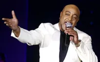 Huyền thoại âm nhạc Peabo Bryson lên trường quay CSTN