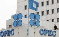 OPEC giữ nguyên sản lượng khai thác dầu
