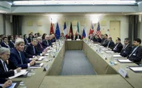 EU tiếp tục hoãn trừng phạt Iran
