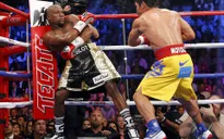 Tấn công vũ bão, Pacquiao ép Mayweather suýt ngã ngửa