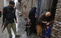 Pakistan bắt giam những người không cho con đi tiêm vaccine
