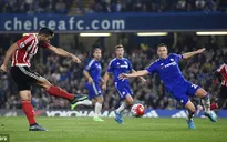 Pelle chói sáng, nhấn chìm Chelsea ngay tại Stamford Bridge