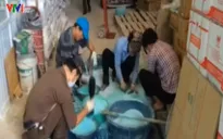Thu giữ gần 3 tấn phân bón hết hạn vẫn được bán