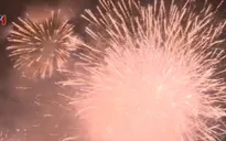 Màn pháo hoa dưới mưa: Kỷ niệm khó phai trong ngày Quốc khánh 2015