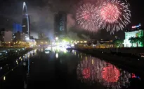 TP.HCM: Người dân không được đứng trên cầu ngắm pháo hoa tối 30/4