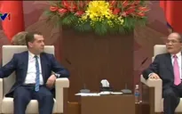 Chủ tịch Quốc hội Nguyễn Sinh Hùng tiếp Thủ tướng Nga