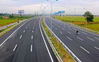 Tăng cường sửa chữa mặt đường bảo đảm ATGT cuối năm