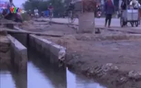 Quảng Ngãi: Quốc lộ 1A sạt lở, “bẫy” người đi đường