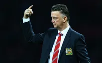 HLV Van Gaal bảo vệ lối đá bóng dài tuyệt vọng của Man Utd