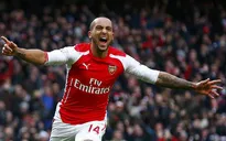 Được Man City hỏi thăm, Walcott quay ra "làm cao" với Arsenal