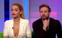 The Voice UK: Mặc đồ sexy, nữ HLV 9X bị chỉ trích