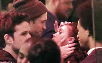 Robert Pattinson quá si mê bạn gái