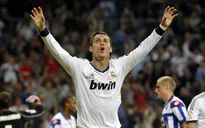 “Messi không phải người phàm trần, Ronaldo là quái vật”