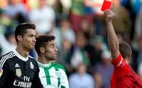 9 tấm thẻ đỏ trong sự nghiệp của Ronaldo