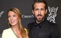 Blake Lively và Ryan Reynolds hạnh phúc đón con đầu lòng