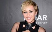 Miley Cyrus xăm mình tưởng nhớ vật nuôi