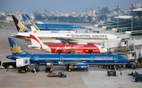 Nước ngập sâu đe dọa an toàn bay ở sân bay Tân Sơn Nhất