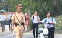 Tỷ lệ học sinh ngoại thành đội mũ bảo hiểm thấp