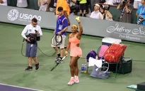 Serena phấn khích vì fan trong ngày trở lại Indian Wells