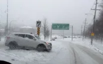 Bão tuyết lớn bất thường tàn phá đất nước Canada