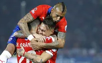 Vargas lập siêu phẩm, chủ nhà Chile đặt chân vào chung kết Copa America 2015