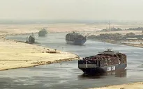 Doanh thu kênh đào Suez giảm sút