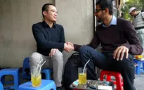 CEO Google ngồi trà chanh vỉa hè ở Hà Nội - Một nét văn hóa rất thú vị!
