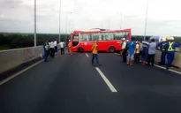 TP.HCM: Tai nạn liên hoàn trên cao tốc, 13 người bị thương