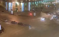Nga: Vượt đèn đỏ, ô tô gây tai nạn kinh hoàng