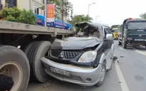 Thanh Hóa: Xe 7 chỗ đâm xe đầu kéo, 7 người thương vong