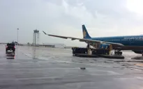 Sân bay Tân Sơn Nhất ngập nước gây nguy hiểm an toàn bay