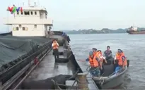 Bắt giữ 2.000 tấn than cám lậu tại vùng biển Quảng Ninh