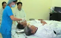 Phẫu thuật thay thủy tinh thể cho bệnh nhân nghèo