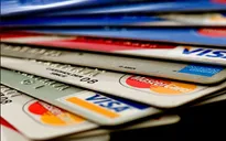 Mỹ: Nợ thẻ tín dụng tăng kỷ lục