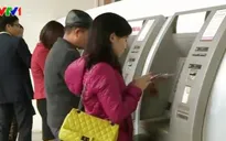 Sau vụ mất tiền trong tài khoản, các ngân hàng cam kết đảm bảo cho chủ thẻ