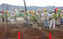 Nhiều công trình giao thông trọng điểm vẫn thi công trong dịp lễ