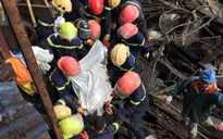 Sập giàn giáo ở Forsoma: Đưa một thi thể mắc kẹt ra ngoài