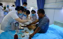 Trung Quốc: Bệnh viện tại Thiên Tân "vật lộn" trong tình trạng quá tải