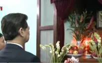 Thủ tướng dâng hương tưởng niệm Bác Hồ