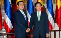 Thủ tướng Nguyễn Tấn Dũng hội kiến Thủ tướng Thái Lan