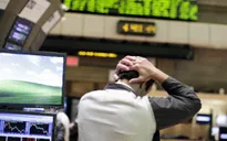 Moody’s hạ bậc xếp hạng nợ của Hy Lạp