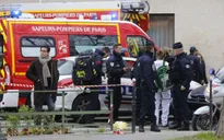 Hiện trường vụ xả súng làm chết 12 người tại Paris