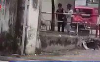 Bắt giữ đối tượng ngang nhiên trấn lột tiền giữa ban ngày tại Hà Nội