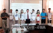 Trao học bổng cho sinh viên vượt khó học giỏi ở Thái Nguyên