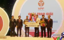 Tiền đạo Anh Đức đoạt danh hiệu cầu thủ xuất sắc nhất V.League 2015