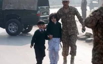 Học sinh Pakistan trở lại trường học sau vụ thảm sát