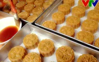 Sinh viên "kiếm bộn" nhờ bánh Trung thu handmade và làm thêm thời vụ