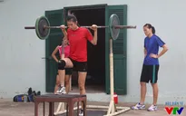 VTV Cup 2015: Các cô gái bóng chuyền căng sức đẩy tạ nặng
